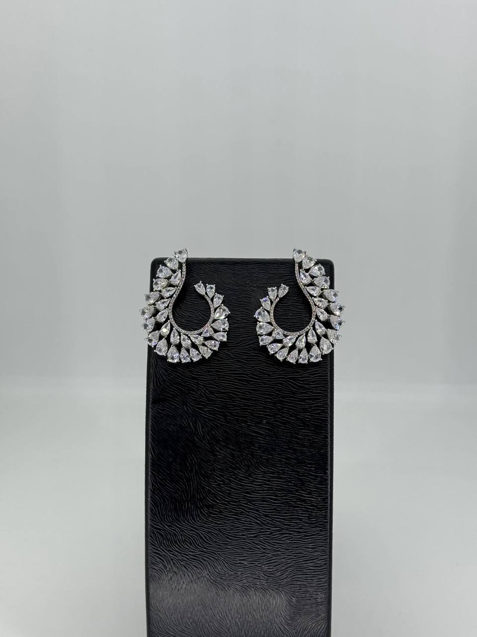photo_11_2026-06-04_21-40-50 Luxury earrings - Image 1