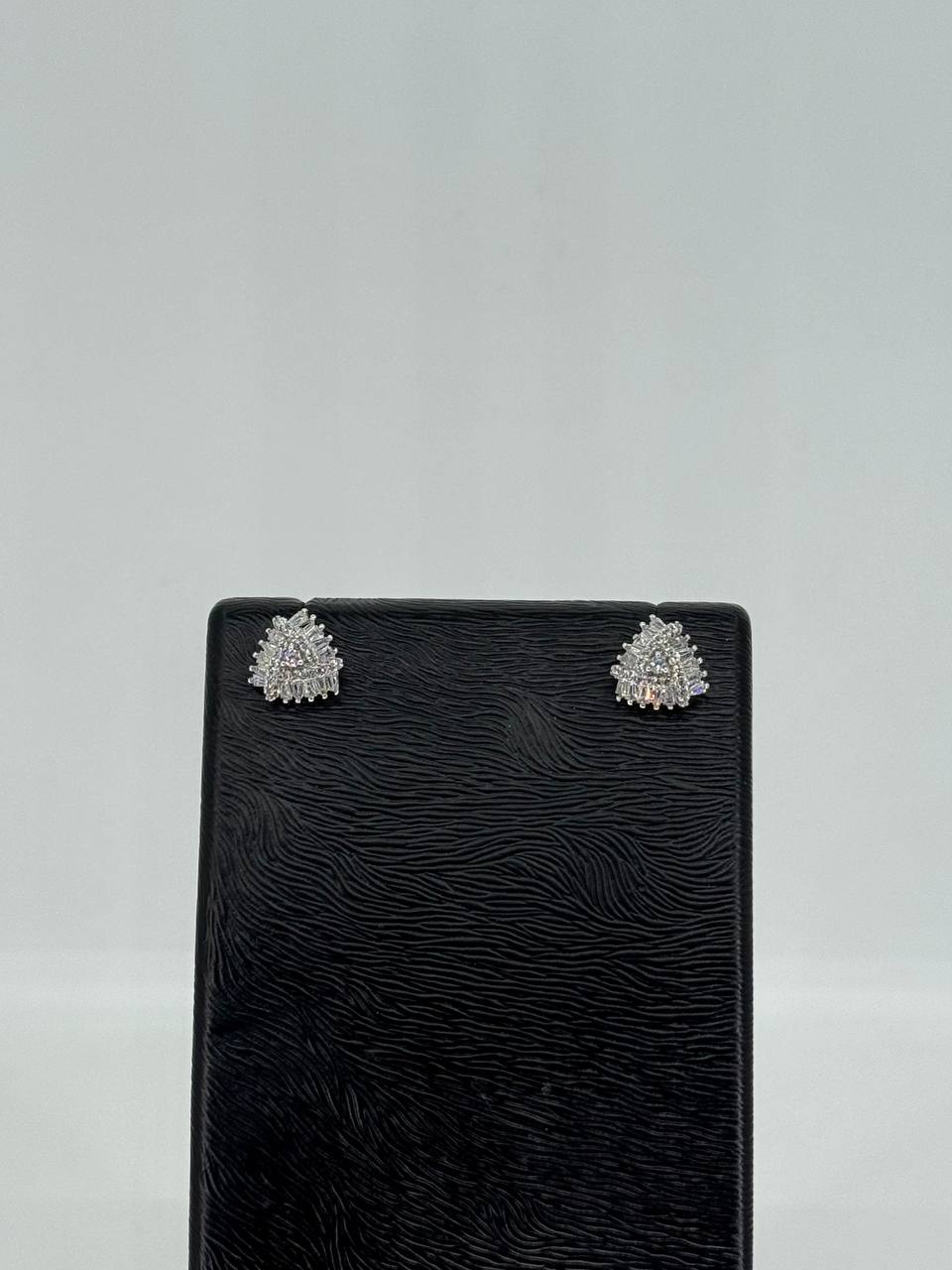 photo_13_2026-06-05_00-48-03 Elegant earrings - Image 1