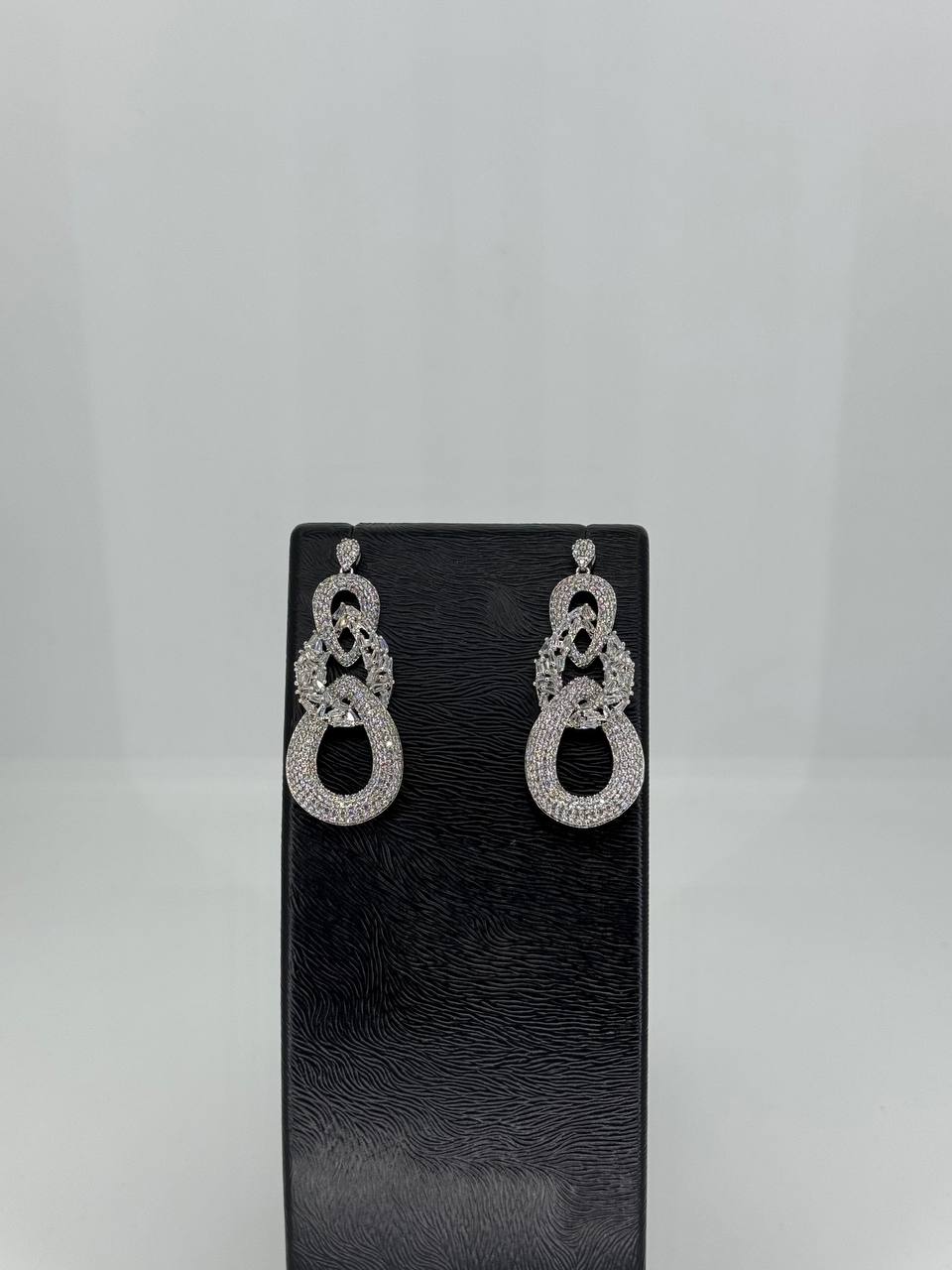 photo_1_2026-06-04_21-40-50 Luxury earrings - Image 1