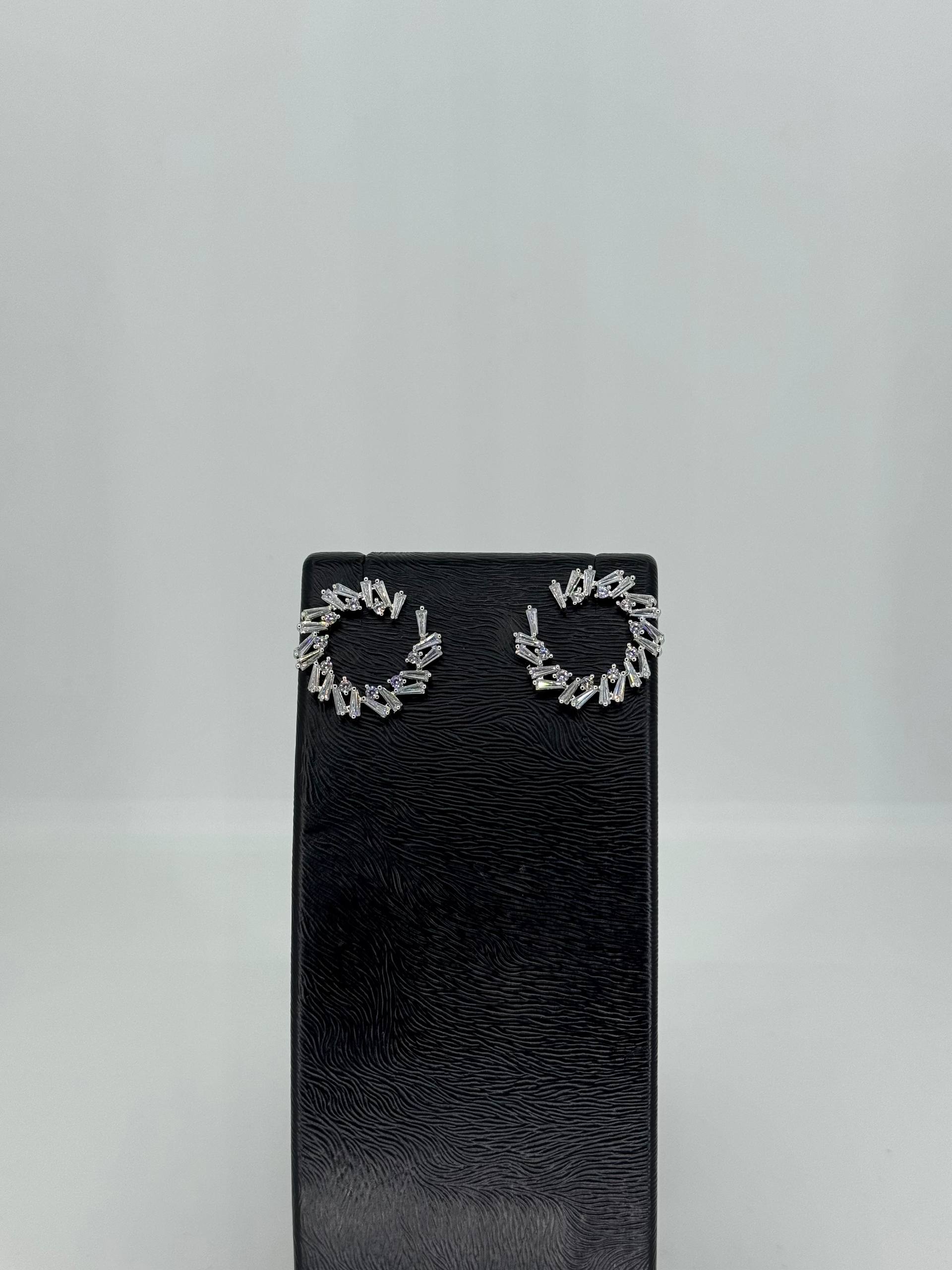 photo_6_2026-06-06_14-57-25 Elegant earrings - Image 1